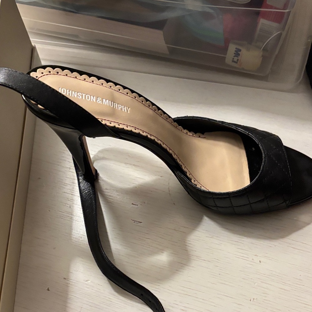 Johnston & Murphy Black leather Strappy Heels with leather soles.